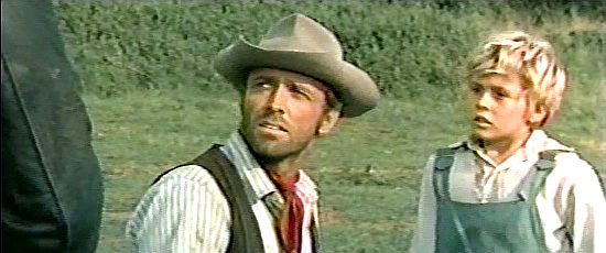Thomas Hunter as Brewster with Loris Loddi as Tim in The Hills Run Red (1966)