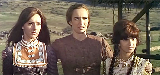 Margarita Lozano as Madeline Cook with her daughters Ann (Eleonara Brown, right) and Liz (Maria Montez in Fifteen Scaffolds for the Killer (1968)