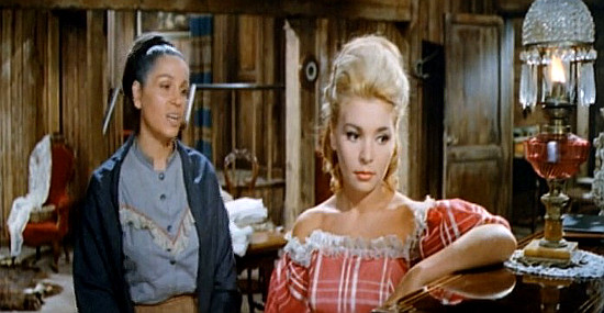 Carla Calo (Carroll Brown) as Aunt Peggy with Patricia Viterbo as Mabel Masters in Bullet and Flesh (1964)