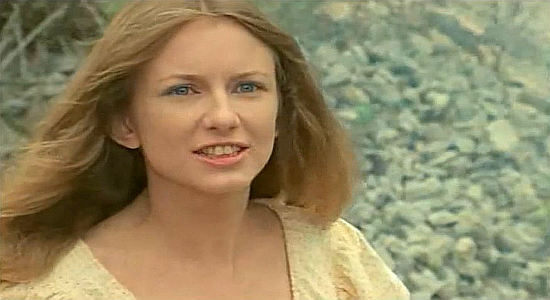 Ely Galleani as Master's daughter in Apache Woman (1976)