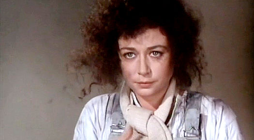 Emma Cohen as Mary Ann Pulitzer in Cry Onion (1975)