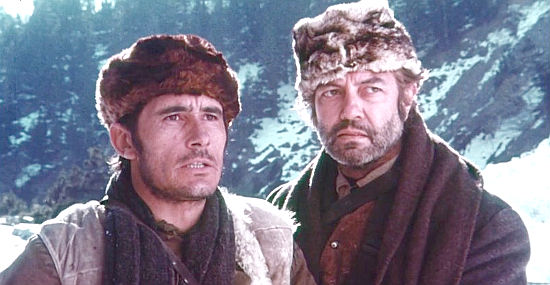 Ricardo Diaz as Joe Farrow with Alberto Dalbes (Roy King) as Thomas Lawrence in Cut Throats Nine (1972)
