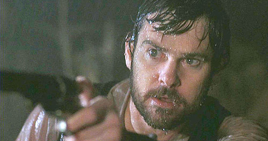 Henry Thomas as William, the outlaw gang leader, in Dead Birds (2004)