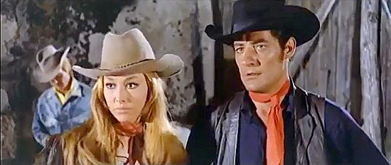 Claudia Gravy as Peggy and Carlos Quiney as Allan (Cjamango) ready for their next adventure in Adios Cjamango (1970)