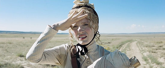Jessica Chastain as Catherine Weldon arrives in a barren West in Woman Walks Ahead (2017)