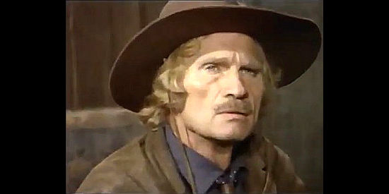 Gordon Mitchell as Martin, a member of the outlaw gang in His Colt, Himself, His Revenge (1973)