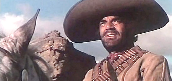 Eduardo Fajardo as Juan Cisneros Malpelo, about to set out on a dangerous mission in El Bandido Malpelo (1971)