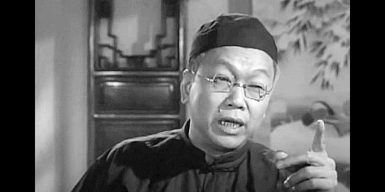 Benson Fong as Wu, dishing out advise on how Chinese should find a place in a white man's world in Walk lIke a Dragon (1960)