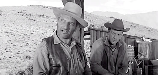 Harold Stone as Lavalle, the outlaw leader, with Caslon (Skip Homeier), one of his men in Showdown (1963)