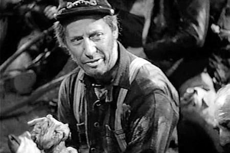 Irving Bacon as one of the cavalrymen ambushed by Yellow Hand's Cheyenne's in The Plainsman (1936)