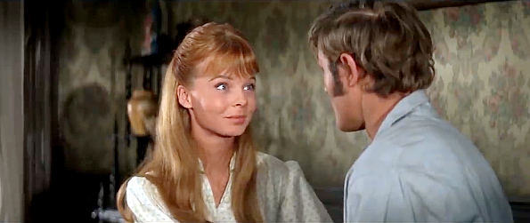 Laurel Goodwin as Beth Poole, the young girl who nurses Private Martin Hale after a fight in The Glory Guys (1965)