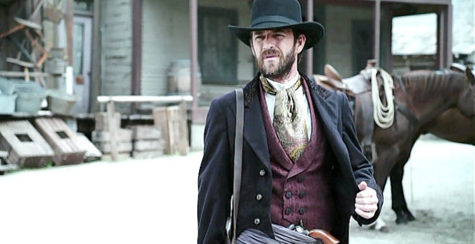 Luke Perry as John Goodnight in Goodnight for Justice (2011)