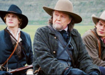 Jon Voight as Jacob Samuelson with his sons Micah (Taylor Handley) and Jonathan (Trent Ford) in September Dawn (2006)