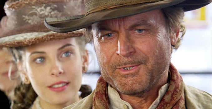 Maria Petruolo as Millie Mitchell and Terence Hill as Doc West in Doc West (2009)