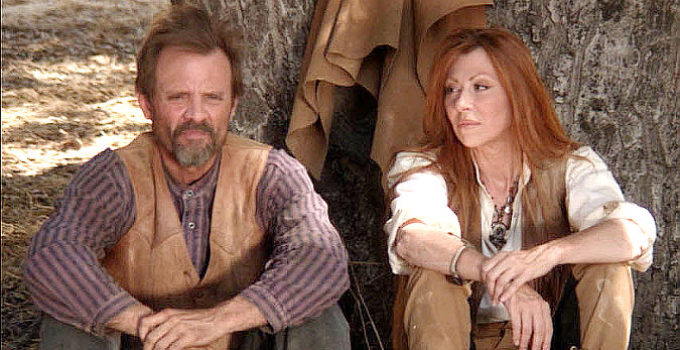 Michael Biehn as Tom Hanner and Lenore Andriel as Sarah Taylor in Yellow Rock (2011)