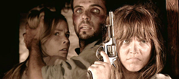 Victoria Maurette as Clementine Templeton with Michelle Black (Mariana Seligmann) and Blake Sentenza (Javier De la Vega) in Left for Dead (2007)