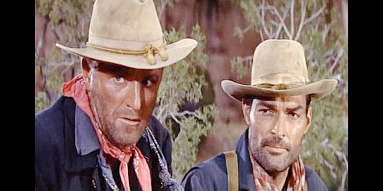 George Neise as Private Pendleton and John Russell as Private Travers, trying to sneak up on the Apache in Fort Massacre (1958)
