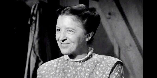 Jean Inness as Martha Rand, thrilled to have her son Luke home in Gun Fever (1958)