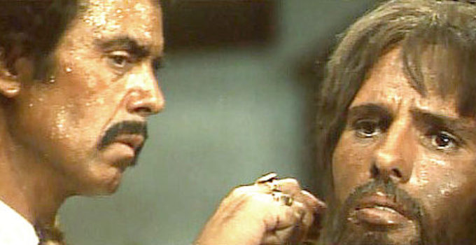 Carlos Otero as Gomez and Giuliano Gemma as Ted Barrett in Long Days of Vengeance (1967)