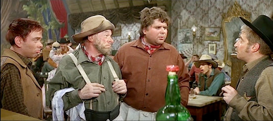Freddy's three friends with Sheriff Micky Stanton (Carolo Croccolo) in The Sheriff was a Lady (1964)