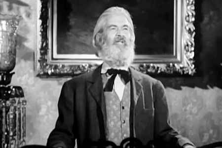 Gabby Hayes as Windy Gibson, the man who takes in Charles Alderson when he arrives in Wyoming (1947)