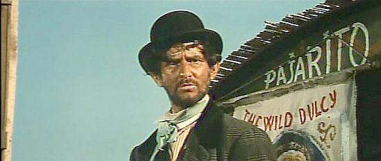 Manuel Muniz as Pajarito in Long Days of Vengeance (1967)