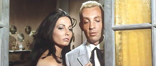 Mila Stanic as Rosario and Ivano Staccioli as Victor Webb in 30 Winchesters for El Diablo (1965)