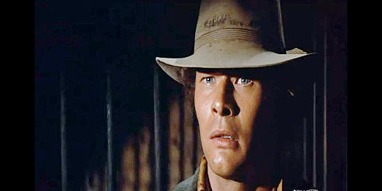 Morgan Paull as Struther, one of the outlaws involved in the bank robbery in Cahill U.S. Marshal (1973)