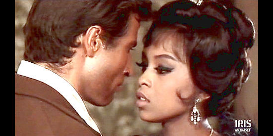 Peter Martell as Rod Straighter and Lola Falana as Lola Gate in Lola Colt (1967)