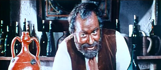 Roberto Camardiel as Uncle Pink in Between God, the Devil and a Winchester (1968)