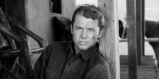 Audie Murphy as Matt Brown, showing the marks from yet another fight in Cast a Long Shadow (1959)