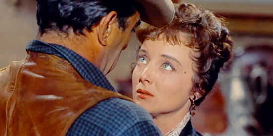 Carolyn Jones as Linda with Craig Belden (Anthony Quinn), her longtime love in Last Train from Gun Hill (1959)