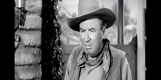Harry Shannon as Wayne Shattuck, ready for a showdown with Dean Cannary in Duel at Apache Wells (1957)