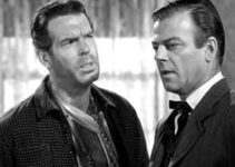 Fred MacMurray as Wes Anderson and William Ching as Tom Anderson in The Moonlighter (1953)