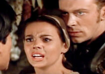Natalie Wood as Maria Colton, under duress thanks to Jack Sutton (Skip Homeier) in The Burning Hills (1956)