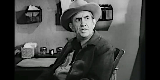 Victor Kilian as Sheriff Rigby, warned the Jesse James gang might try to rob the bank in his town in The Return of Jesse James (1950)