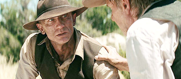 Daniel Craig as Jake Lonergan with Harrison Ford as Woodrow Dolarhyde in Cowboys and Aliens (2011)