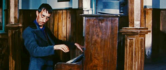 Marco Tulli as John Gray, the piano player in The Shadow of Zorro (1962)