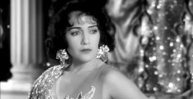Bebe Daniels as Rita Ferguson, torn over her feelings for Capt. Jim Stewart in Rio Rita (1929)