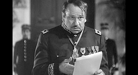 Wallace Beery as Pancho Villa, trying his best to protect Maduro's legacy in Viva Villa! (1934)