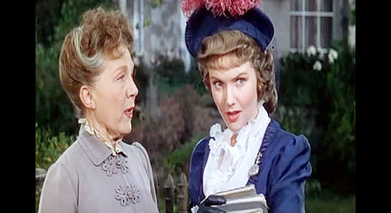 Barbara Britton as Molly Wood, heading West to teach school and getting last-minute advice from her mom (Nana Bryant) in The Virginian (1946)