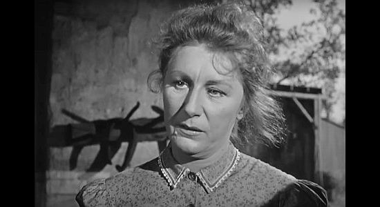 Judith Anderson as Ma Callum, the woman who takes Jeb Rand in as a young boy and raises him as one of her own in Pursued (1947)