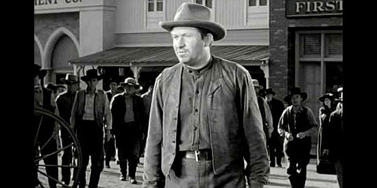 Stewart Ervin as Ben Dalton, trying to reason with a mob in When the Daltons Rode (1940)