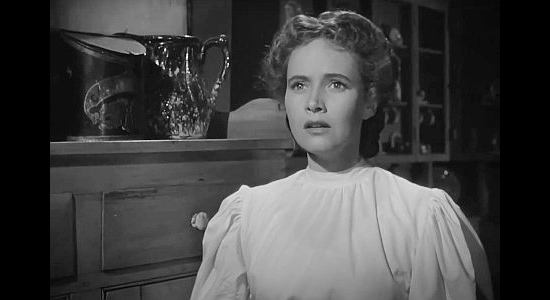 Teresa Wright as Thorley Callum, pleading with Jeb Rand not to leave the ranch in Pursued (1947)
