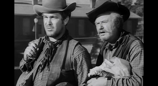 Guinn ' Big Boy' Williams as Windy Brody and Alan Hale as Tex Bell, freight line employees who wind up riding with Custer and Stuart in Santa Fe Trail (1940)