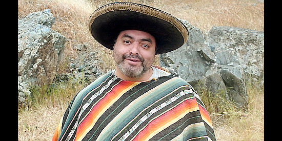 Carlos Jacinto as El Jefe, leader of a band of Mexican bandits who want to rob Eugene Stockton in The Gunfighter (2015)