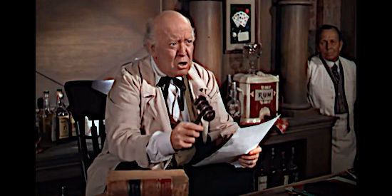 Guy Kibbee as the judge presiding over Robert Hightower's trial in Three Godfather's (1948)