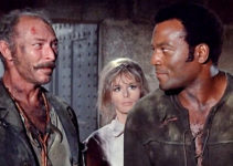 Lee Van Cleef as Jaroo, Marianna Hill as Claudine and Jim Brown as Luke, getting their first glimpse of the gold in El Condor (1970)