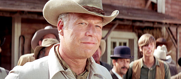 George Kennedy as Chris Adams, forming a new seven in Guns of the Magnificent Seven (1969)