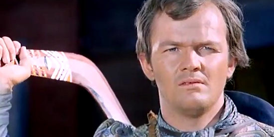 Lou Castel as Ray, the stranger with a deadly boomerang in Matalo (1970)